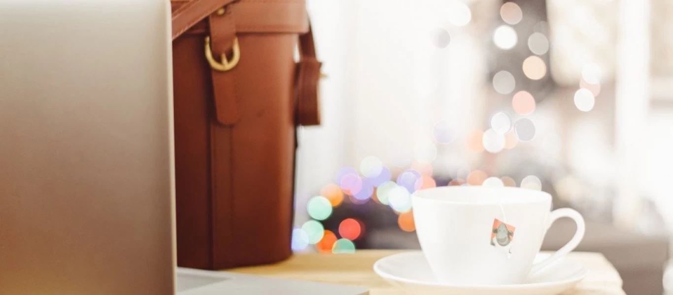 Γιατί το καλοκαίρι γινόμαστε πιο αργοί και πιο δύσκολοι στη δουλειά;